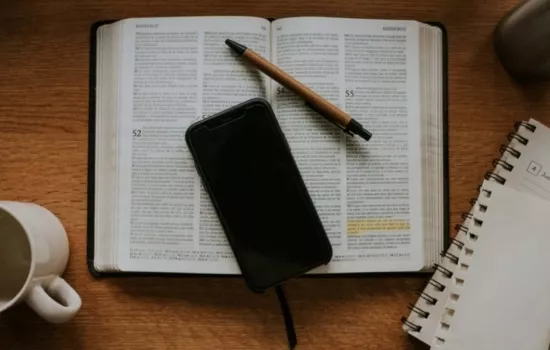 Tenha acesso a Bíblia pelo seu celular