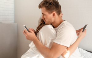 Spy Apps to Read Your Boyfriend's Messages