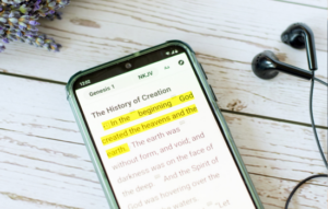 Descubre la Palabra de Dios en cualquier lugar: Las mejores aplicaciones para leer y escuchar la Biblia en Play Store