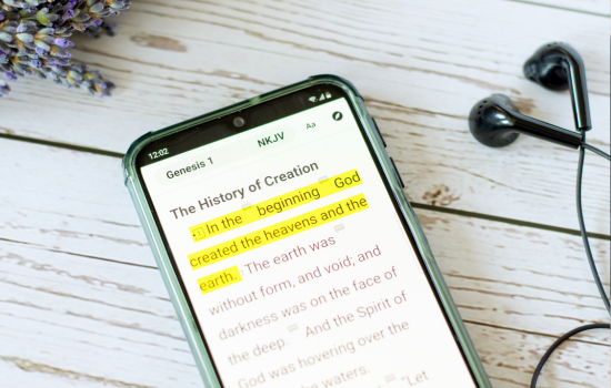 Descubra a Palavra de Deus em Qualquer Lugar: Os Melhores Aplicativos para Ler e Ouvir a Bíblia na Play Store